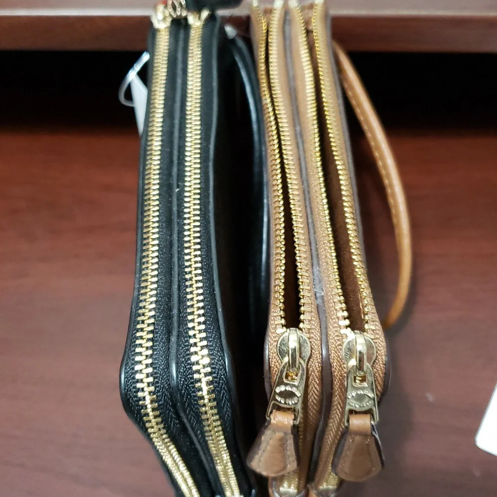Coach Pebbled Leather Double Corner Zip Compartment Wristlet NWT‎ (TAN ONLY)